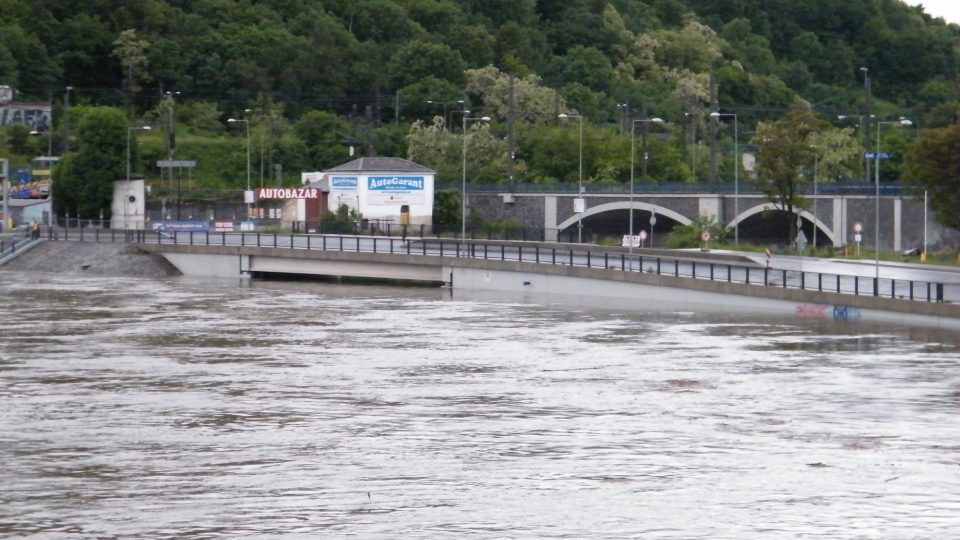 Labe v Ústí nad Labem - 3. června 2013 ráno 