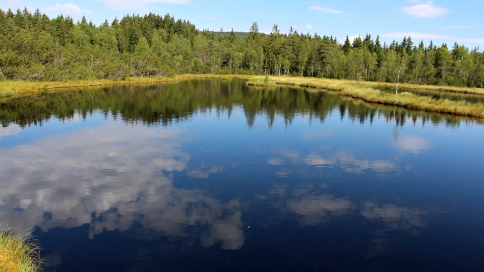 Největší rašelinné jezero u nás