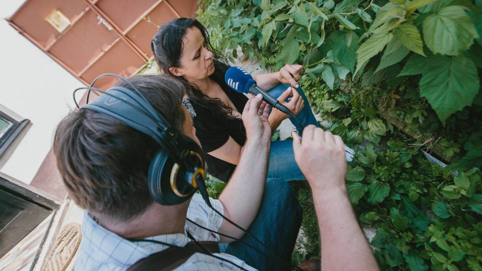 Lenka Navrátilová vylepšila bramboráky proto, že na dvoře roste řada bylinek, které je škoda nevyužít