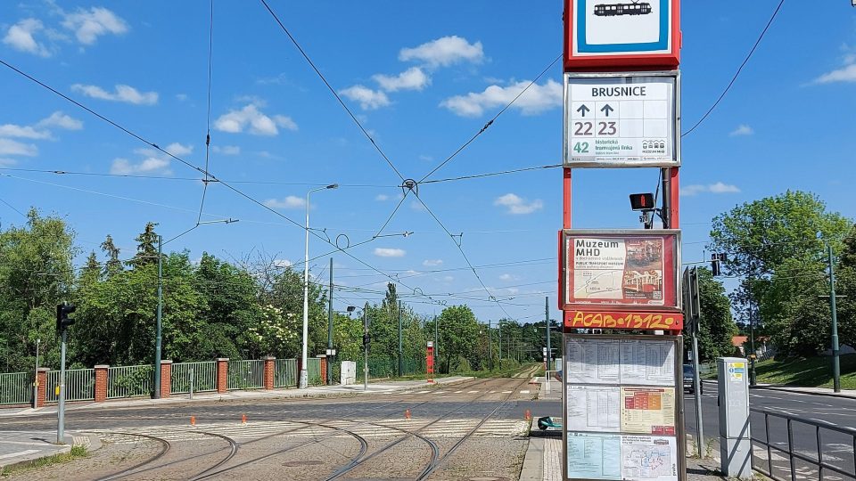 Na zastávkách historické tramvaje najdete jízdní řád tohoto spoje
