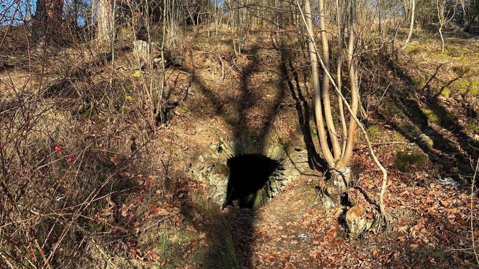 Cestou je možné vidět pozůstatky po zaniklých obcích | foto: Jana Strejčková, Český rozhlas Cestou je možné vidět pozůstatky po zaniklých obcích