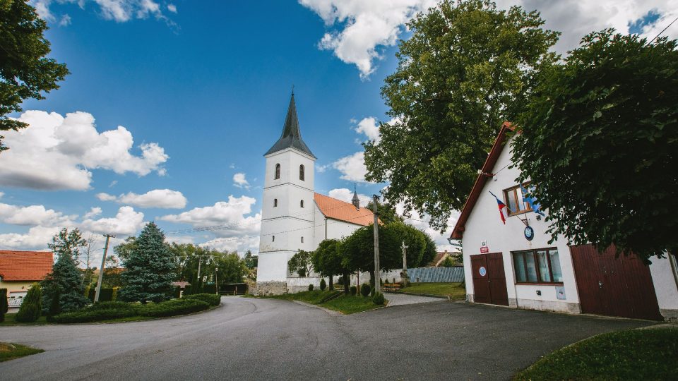 Kostelní Vydří je malebné