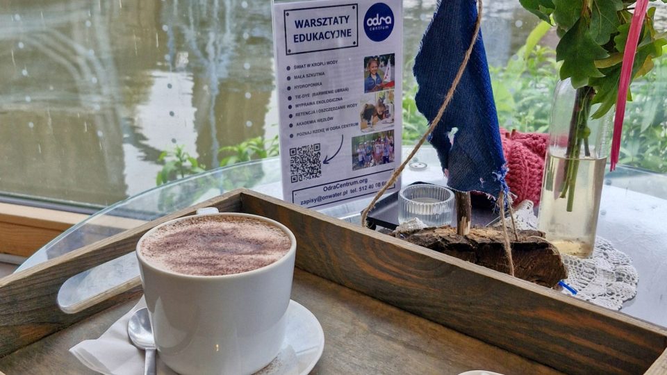 Wroclaw - Odra centrum, pohled na most z kavárny | foto: Václav Müller, Český rozhlas Wroclaw - Odra centrum, pohled na most z kavárny