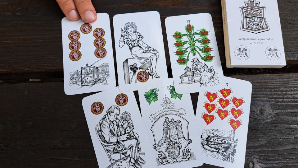 Na Košířských kartách najdete třeba herečku Anny Ondrákovou nebo Jiřího Trnku