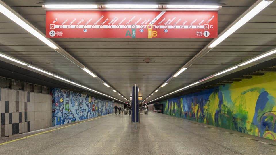 Čekání na metro se může stát kulturním zážitkem