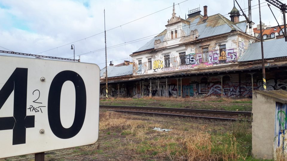Chátrající nádraží Praha-Vyšehrad
