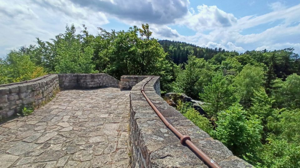 Terezínka se nachází na kopci Muchov, na vrcholu je vyhlídkové místo