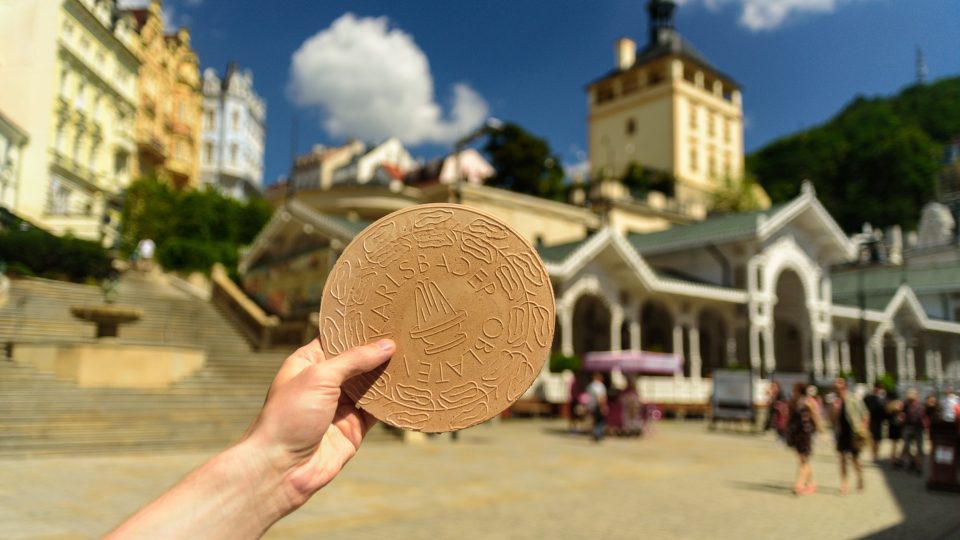 Lázeňská oplatka je jedním ze symbolů Karlových Varů