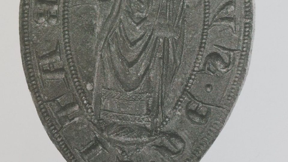 Archeologický nález, zlomek opatského pečetidla ze 14. století