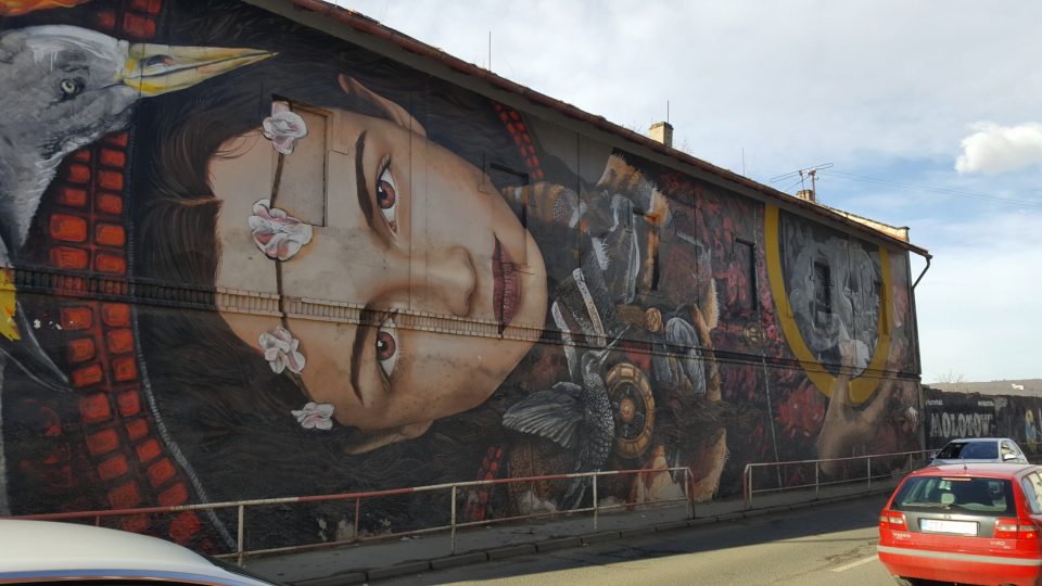 Street art na zdech bývalého cukrovaru v Modřanech