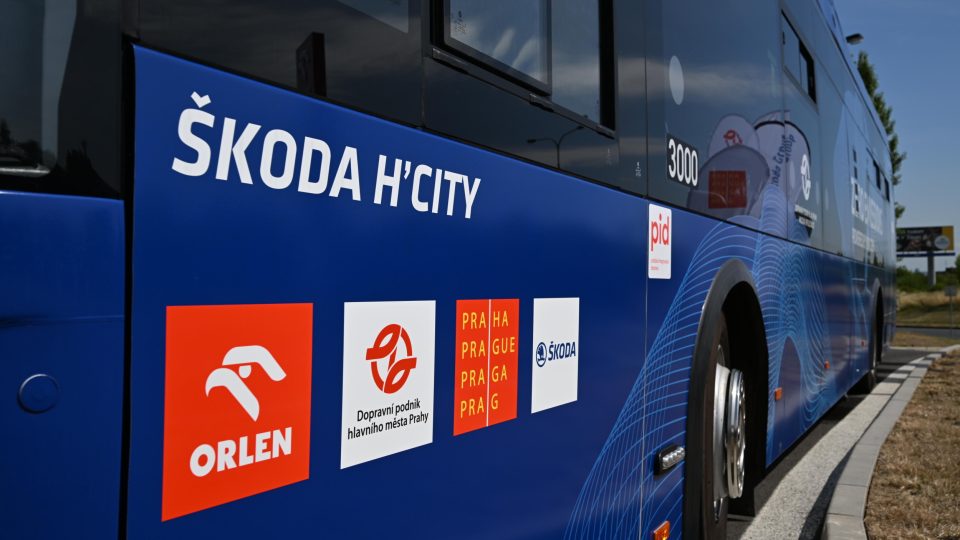 Vodíkový autobus byl v Praze zaveden do provozu MHD