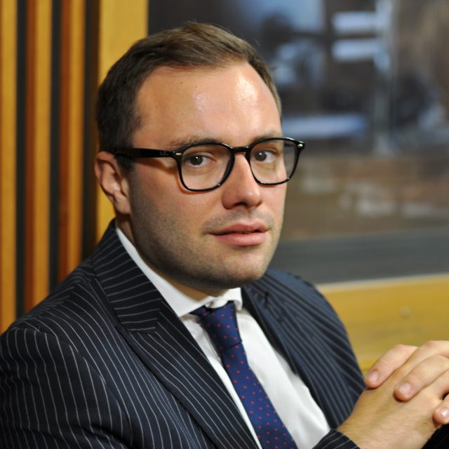 Pražský radní Jan Chabr  pro oblast správy majetku a majetkových podílů z koalice Spojené síly a TOP 09 | foto: Jessica Petrů,  Český rozhlas