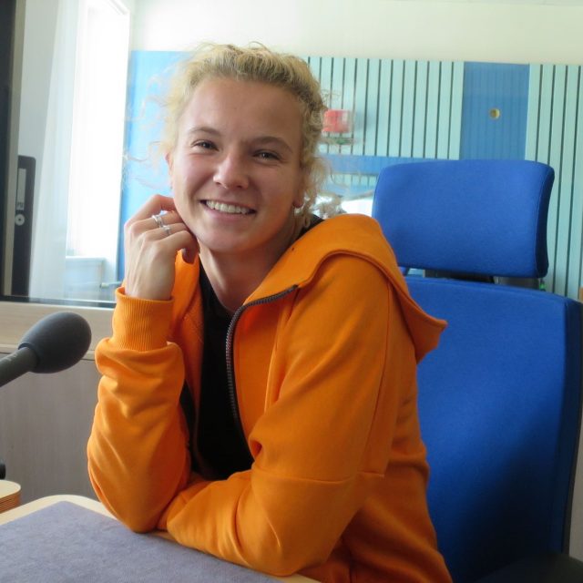 Kateřina Siniaková ve studiu Českého rozhlasu Hradec Králové | foto: Milan Baják,  Český rozhlas