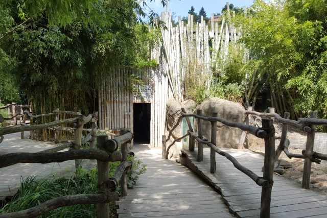 Jeden z pavilonů v Zoo Praha | foto: Jolana Nováková,  Český rozhlas