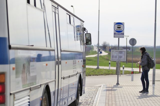 Autobusová zastávka  (ilustrační foto) | foto: Anna Vavríková / MAFRA / Profimedia