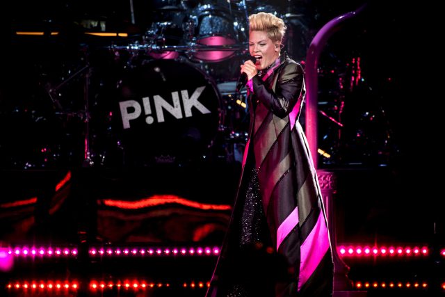 Zpěvačka Pink při vystoupení v Torontu | foto: Profimedia