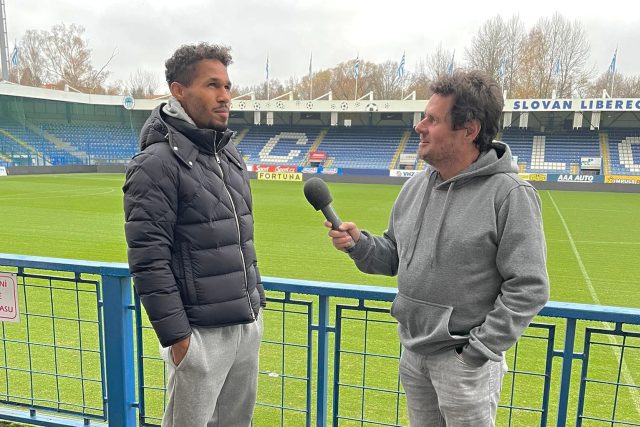 Theodor Gebre Selassie při rozhovoru s redaktorem Pavlem Petrem | foto: archiv Pavla Petra