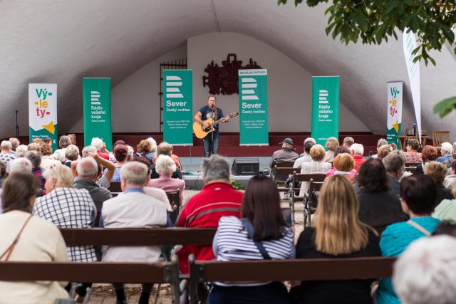 Program Léta v lázních zpestřil koncert Jakuba Smolíka