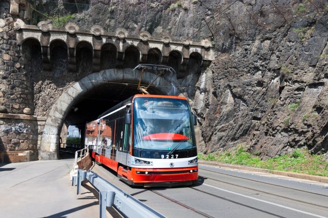 Tramvajová výluka v Podolí  (ilustrační foto) | foto: Fotobanka Profimedia